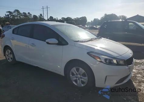 2018 Kia Forte Lx z USA, uszkodzony, nr VIN 3KPFK4A78JE229008